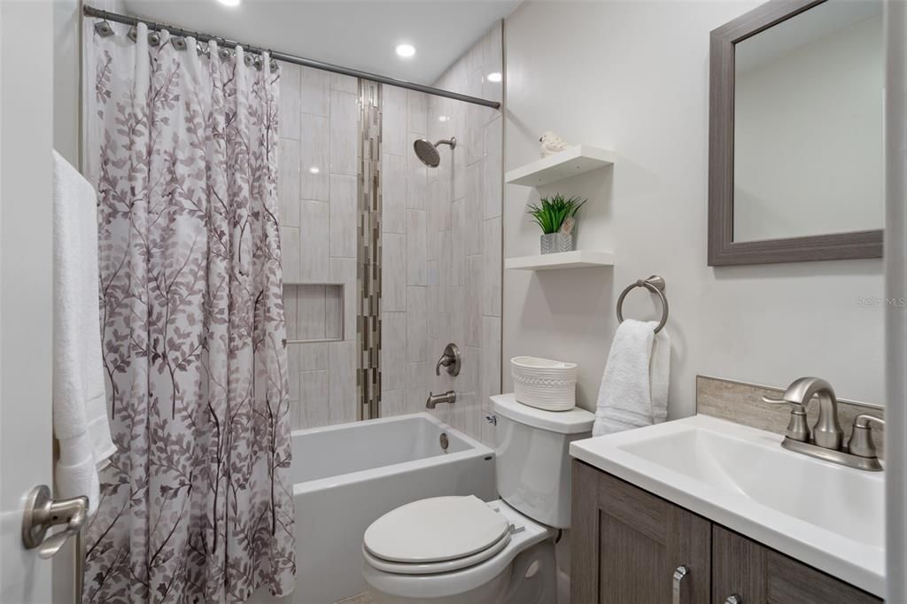 For Sale: $524,900 (2 beds, 2 baths, 1194 Square Feet)