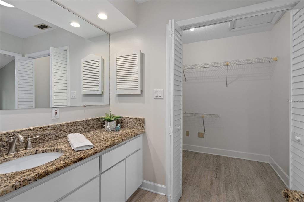 For Sale: $524,900 (2 beds, 2 baths, 1194 Square Feet)