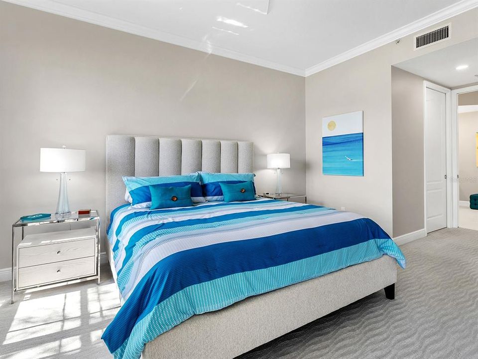 For Sale: $789,900 (3 beds, 2 baths, 1983 Square Feet)