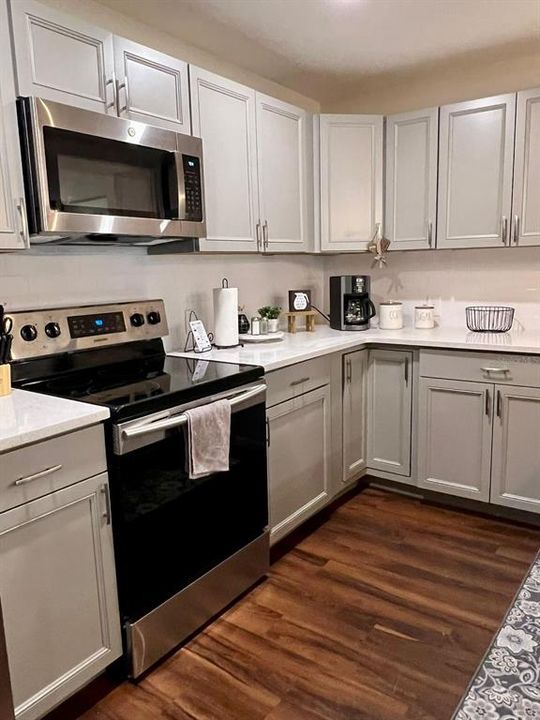 En Venta: $350,000 (4 camas, 3 baños, 1876 Pies cuadrados)
