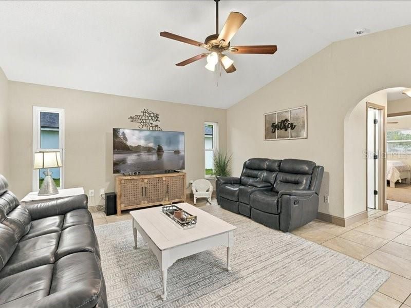 For Sale: $470,000 (3 beds, 2 baths, 2323 Square Feet)