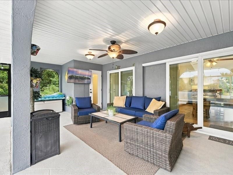 For Sale: $470,000 (3 beds, 2 baths, 2323 Square Feet)
