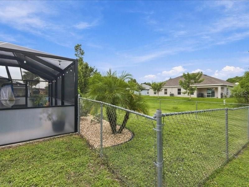 For Sale: $470,000 (3 beds, 2 baths, 2323 Square Feet)