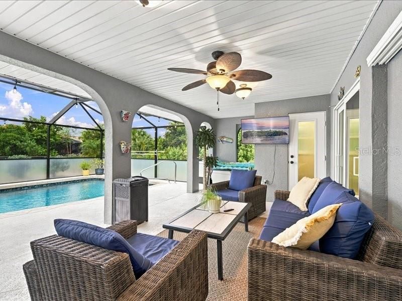 For Sale: $470,000 (3 beds, 2 baths, 2323 Square Feet)