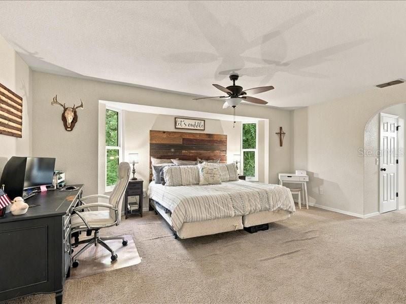 For Sale: $470,000 (3 beds, 2 baths, 2323 Square Feet)