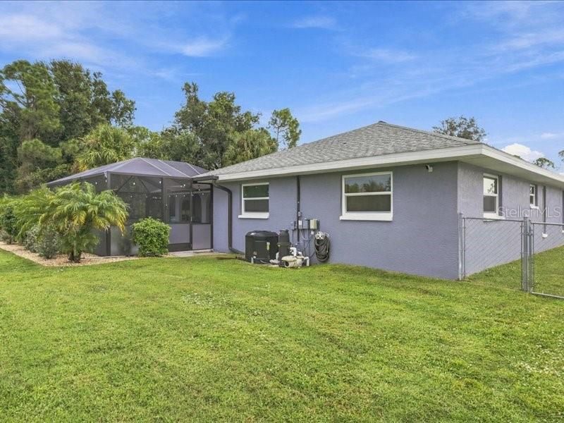 For Sale: $470,000 (3 beds, 2 baths, 2323 Square Feet)