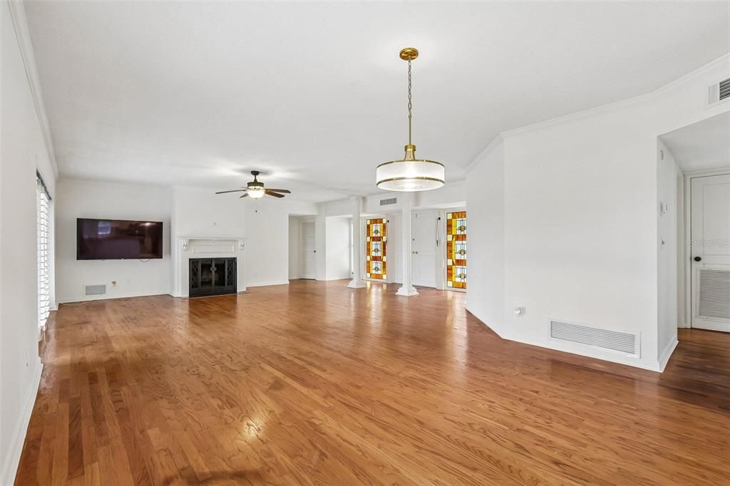 For Rent: $2,400 (2 beds, 2 baths, 1534 Square Feet)