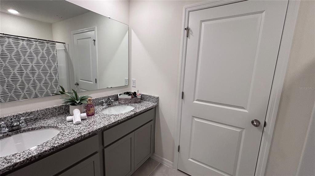 For Rent: $2,195 (3 beds, 2 baths, 1551 Square Feet)