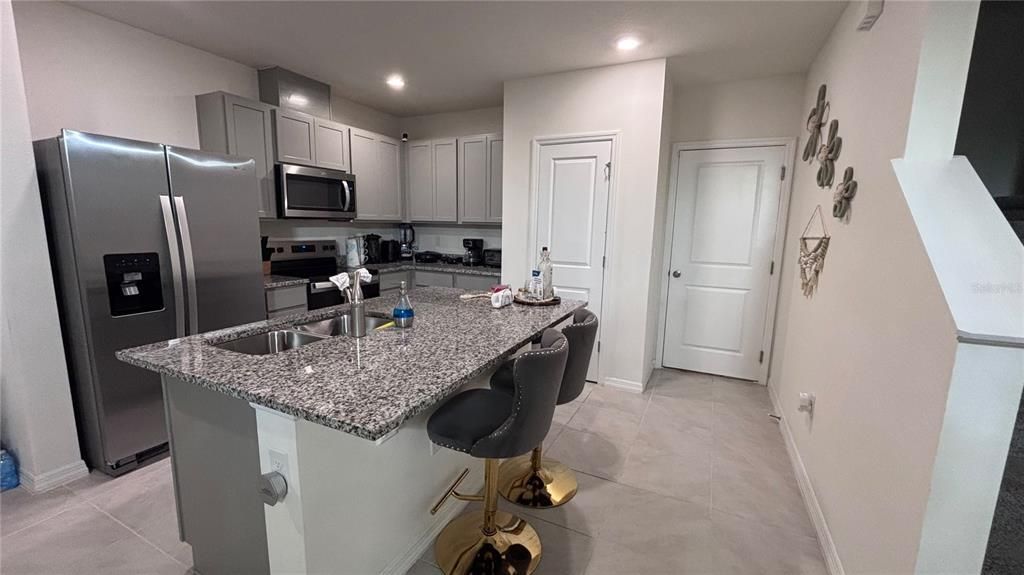 For Rent: $2,195 (3 beds, 2 baths, 1551 Square Feet)