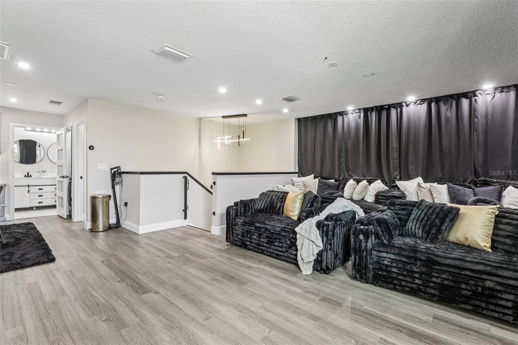 For Sale: $499,900 (4 beds, 2 baths, 3158 Square Feet)