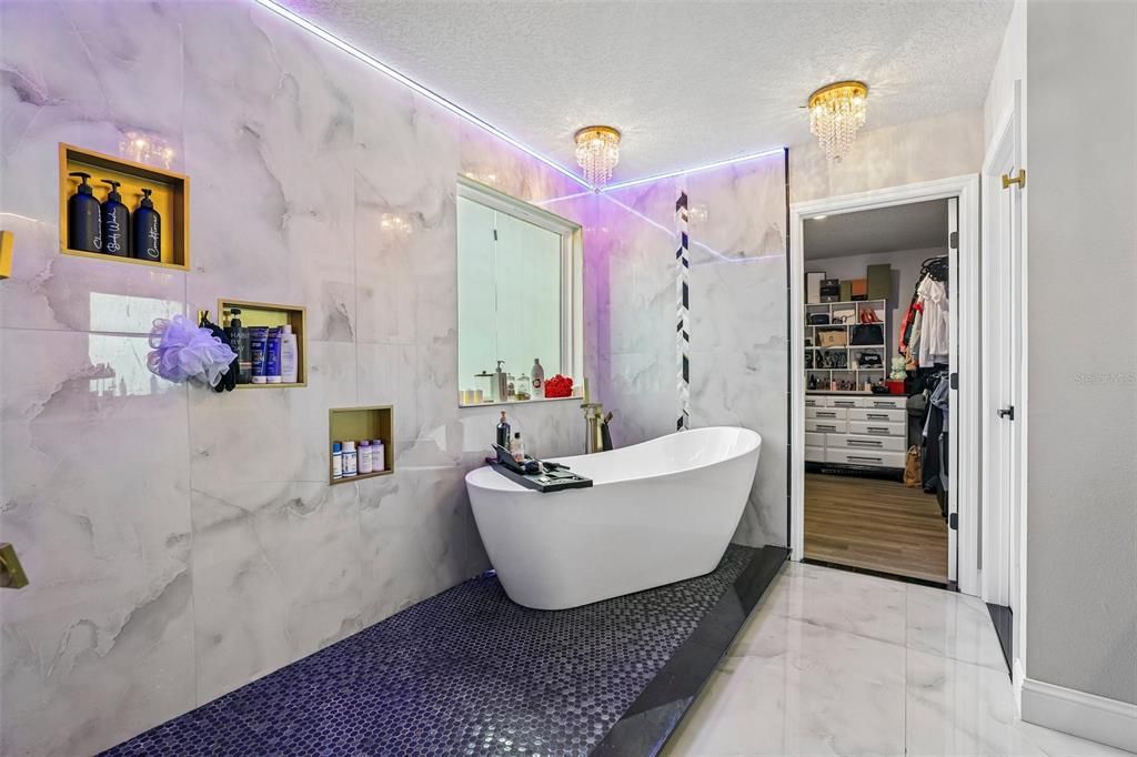 For Sale: $499,900 (4 beds, 2 baths, 3158 Square Feet)