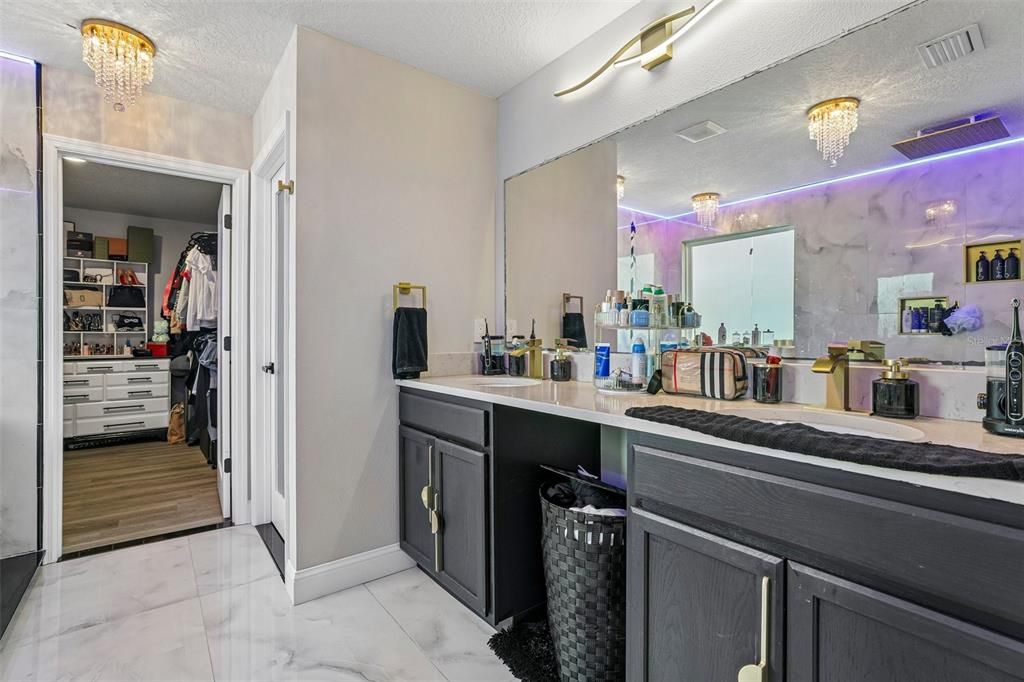 For Sale: $499,900 (4 beds, 2 baths, 3158 Square Feet)