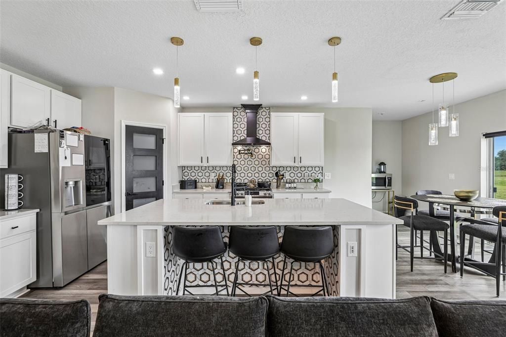 For Sale: $499,900 (4 beds, 2 baths, 3158 Square Feet)