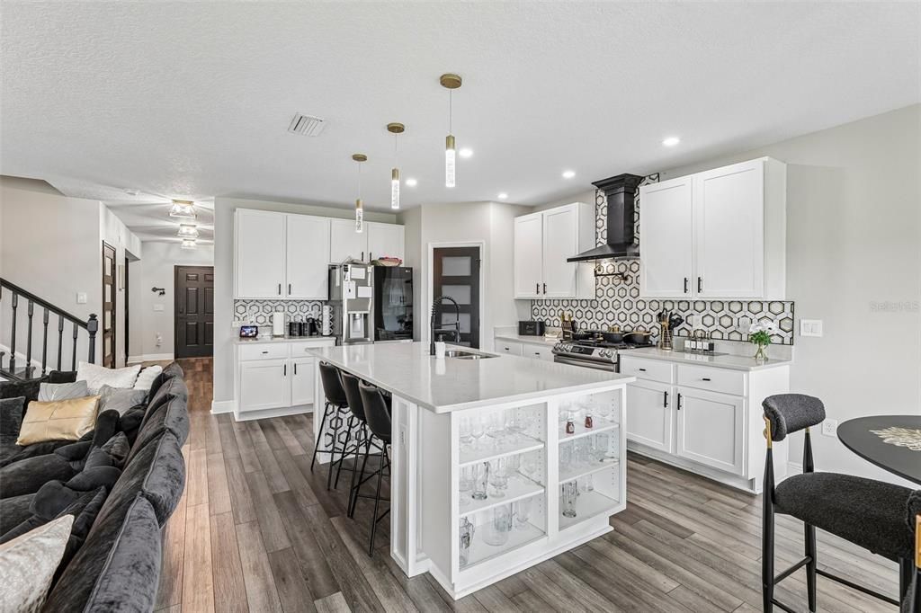 For Sale: $499,900 (4 beds, 2 baths, 3158 Square Feet)