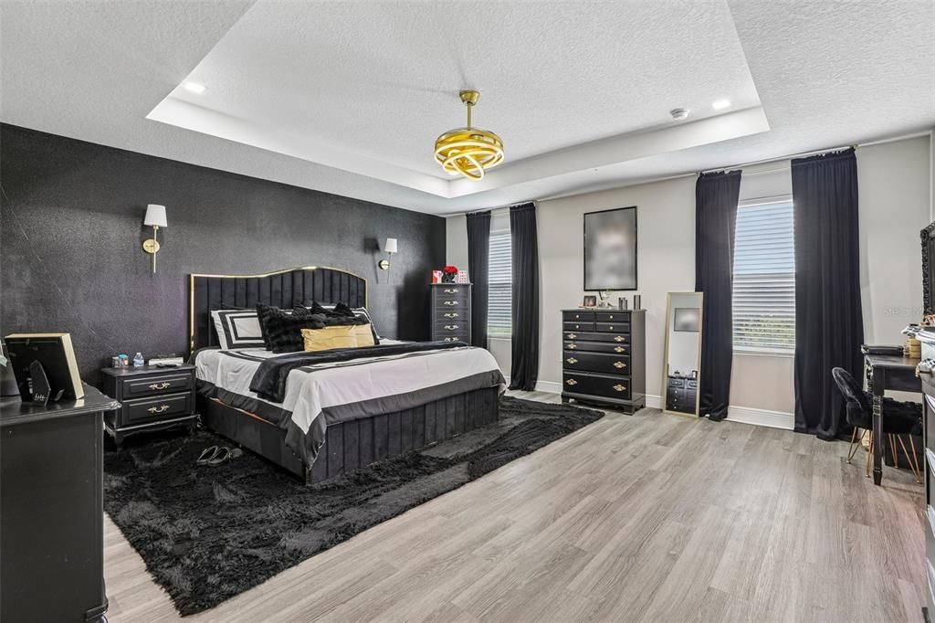 For Sale: $499,900 (4 beds, 2 baths, 3158 Square Feet)