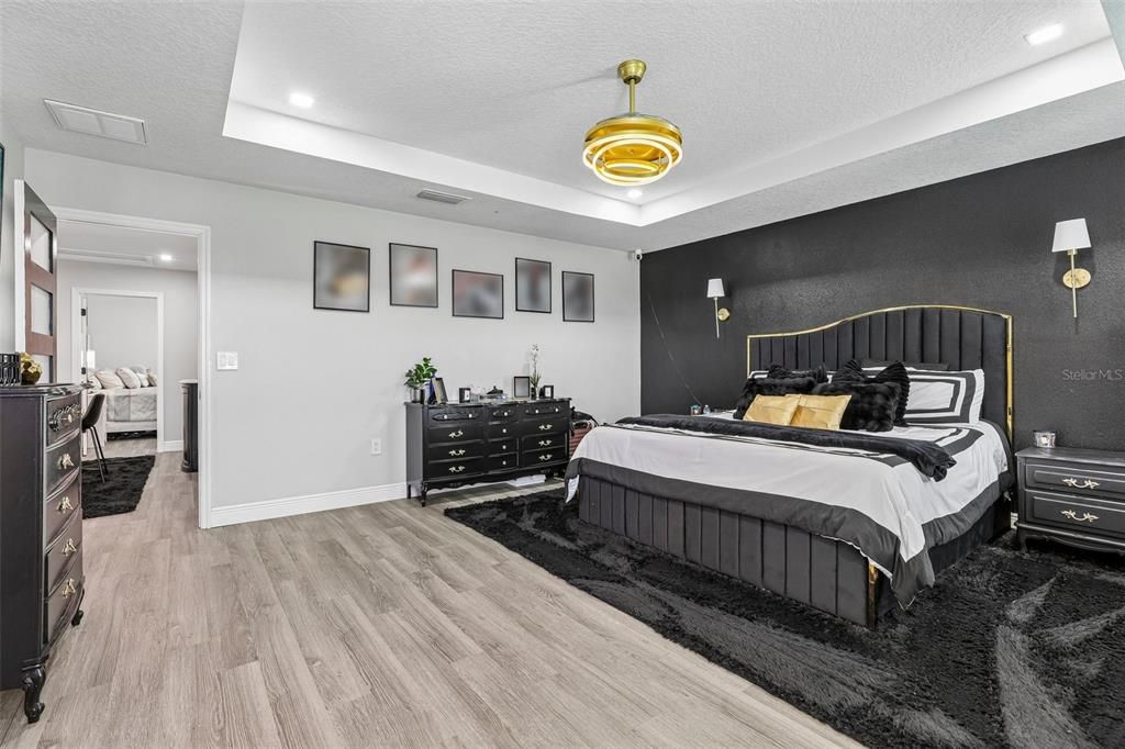 For Sale: $499,900 (4 beds, 2 baths, 3158 Square Feet)