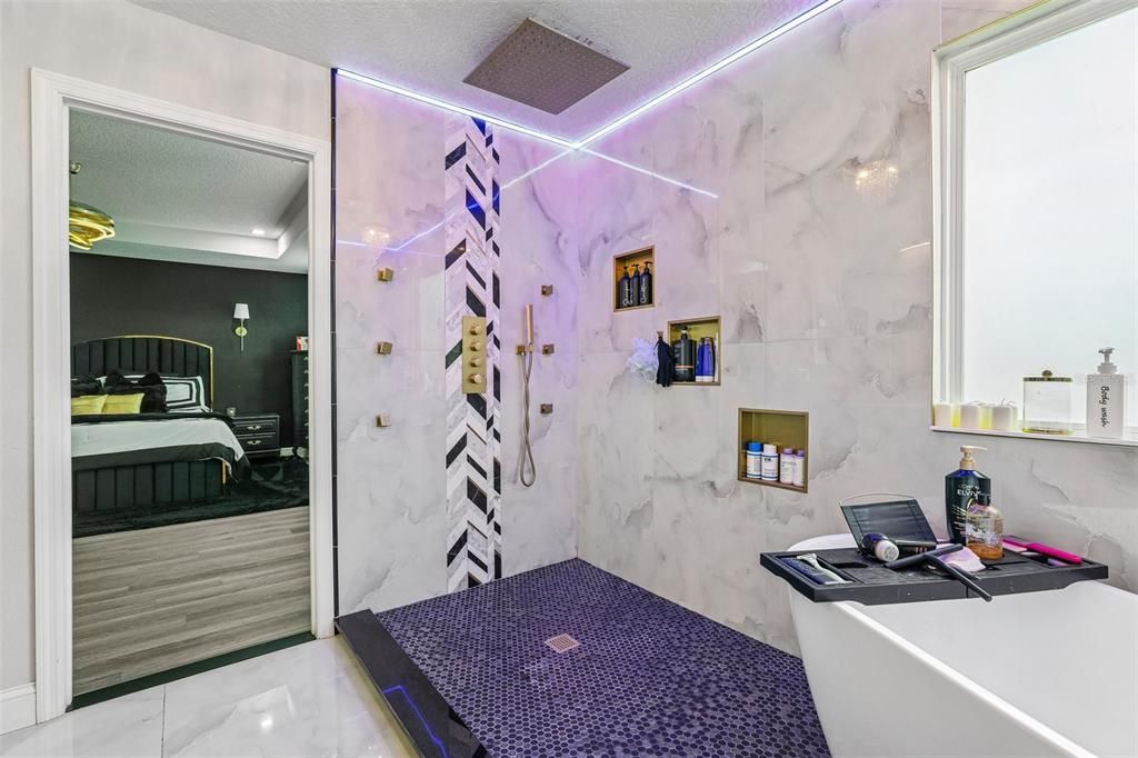 For Sale: $499,900 (4 beds, 2 baths, 3158 Square Feet)