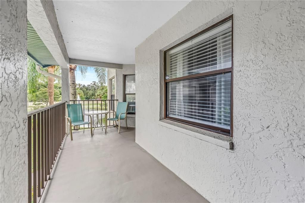 For Sale: $265,000 (2 beds, 2 baths, 1174 Square Feet)