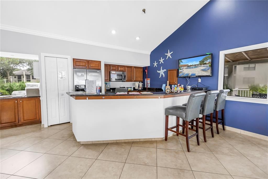 For Sale: $265,000 (2 beds, 2 baths, 1174 Square Feet)