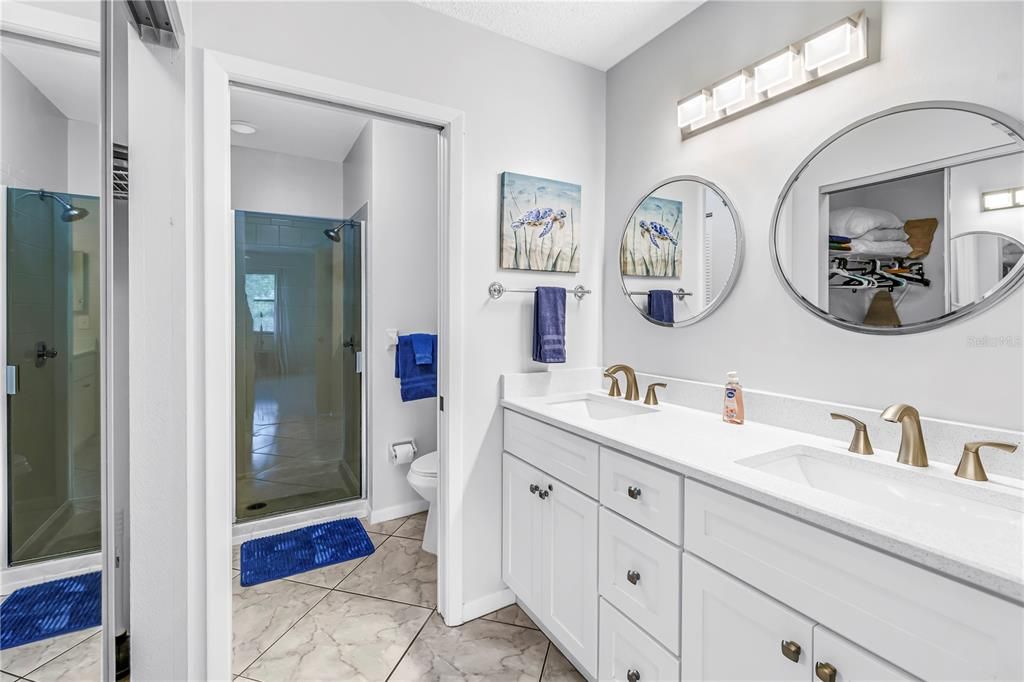 For Sale: $265,000 (2 beds, 2 baths, 1174 Square Feet)