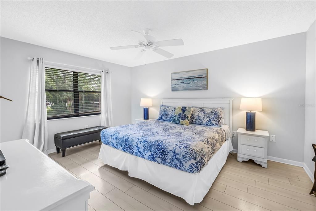 For Sale: $265,000 (2 beds, 2 baths, 1174 Square Feet)