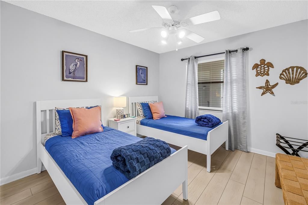 For Sale: $265,000 (2 beds, 2 baths, 1174 Square Feet)