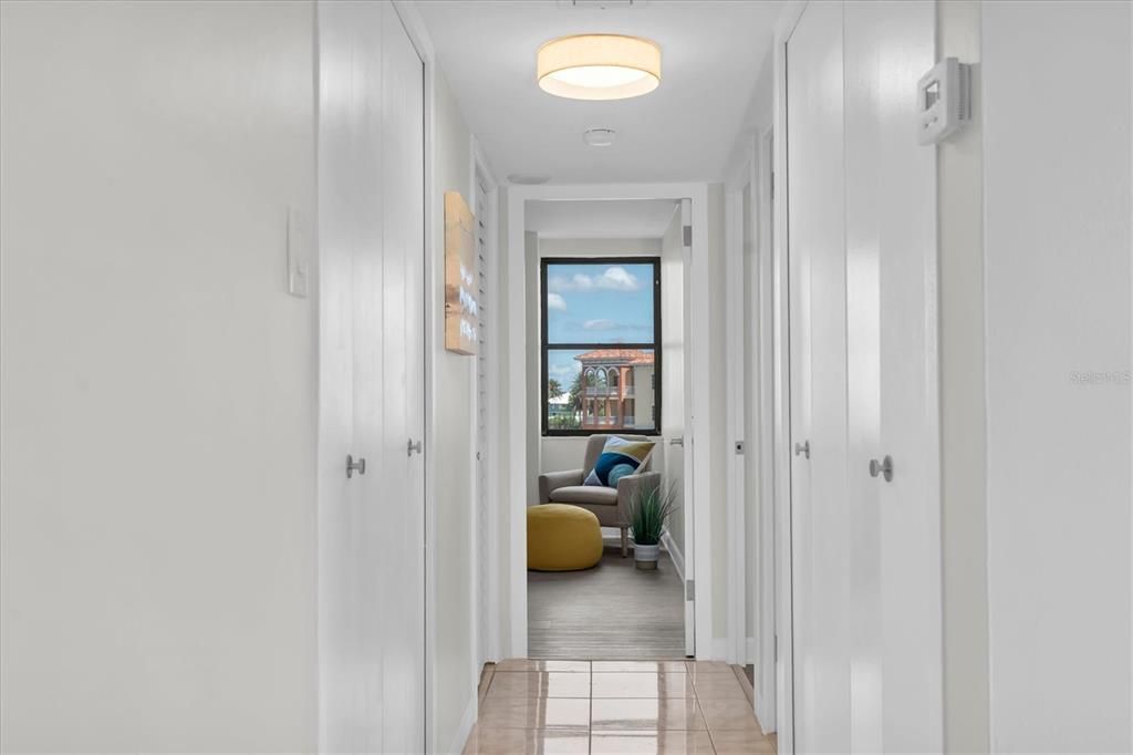 En Venta: $319,900 (2 camas, 2 baños, 1100 Pies cuadrados)