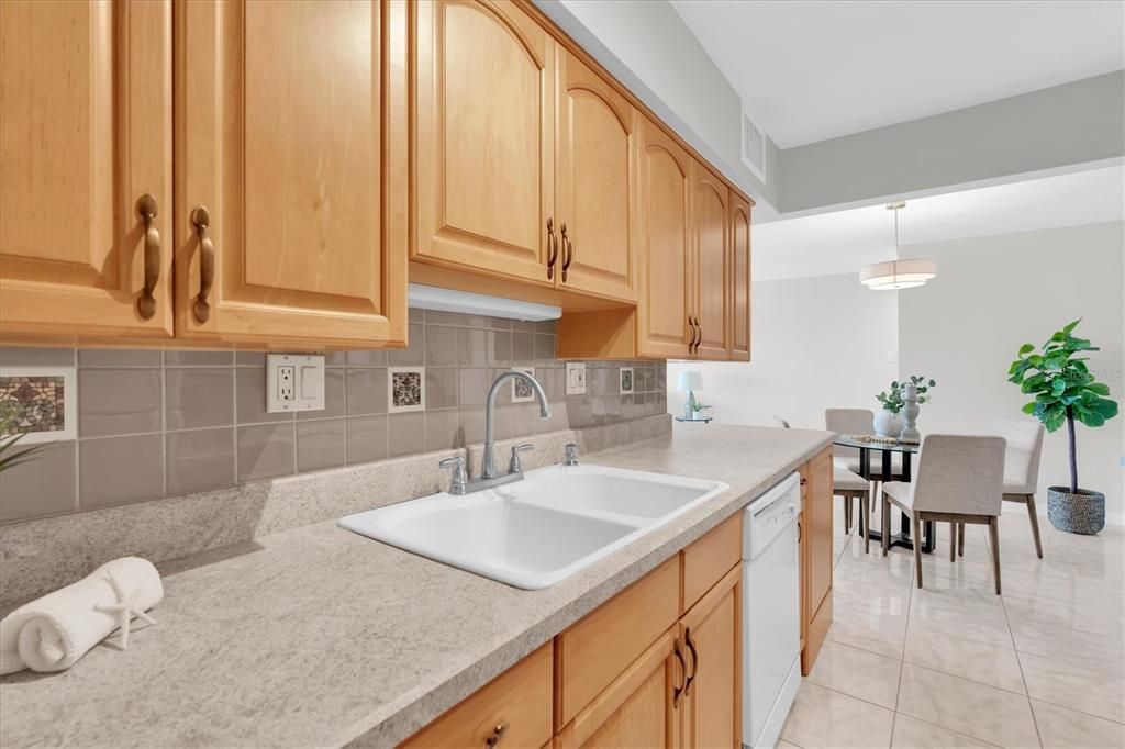 En Venta: $319,900 (2 camas, 2 baños, 1100 Pies cuadrados)