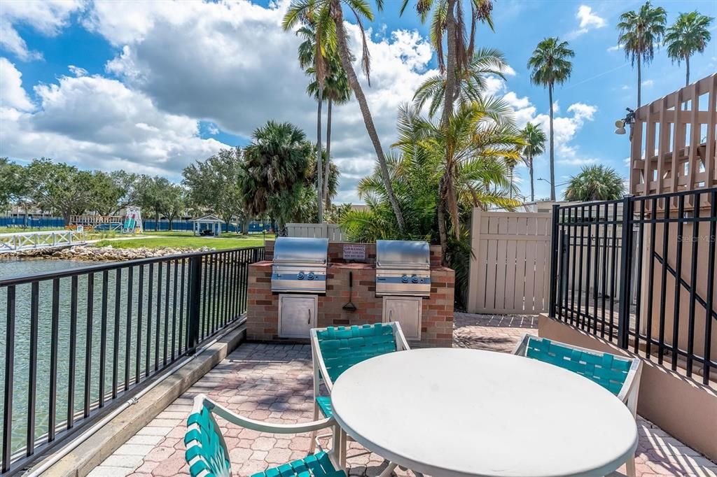 En Venta: $319,900 (2 camas, 2 baños, 1100 Pies cuadrados)