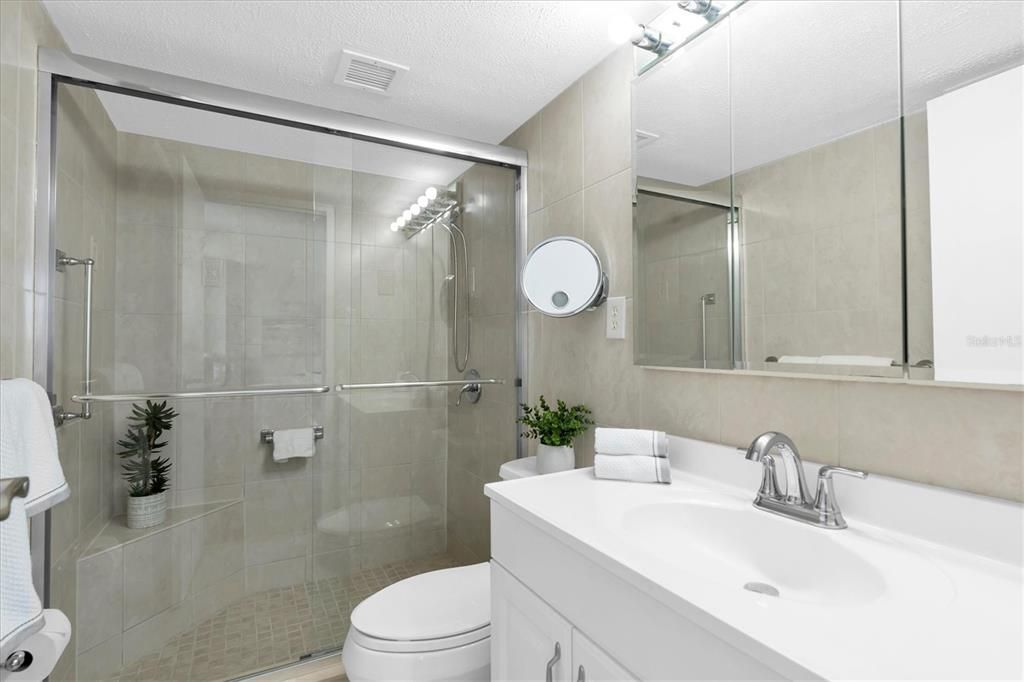 En Venta: $319,900 (2 camas, 2 baños, 1100 Pies cuadrados)