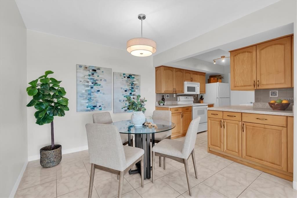En Venta: $319,900 (2 camas, 2 baños, 1100 Pies cuadrados)