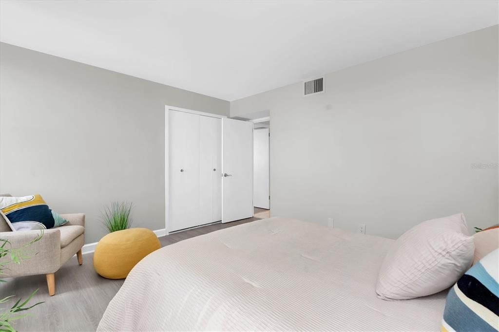 En Venta: $319,900 (2 camas, 2 baños, 1100 Pies cuadrados)