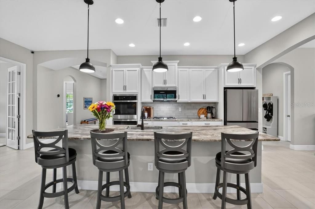For Sale: $765,000 (4 beds, 3 baths, 2800 Square Feet)