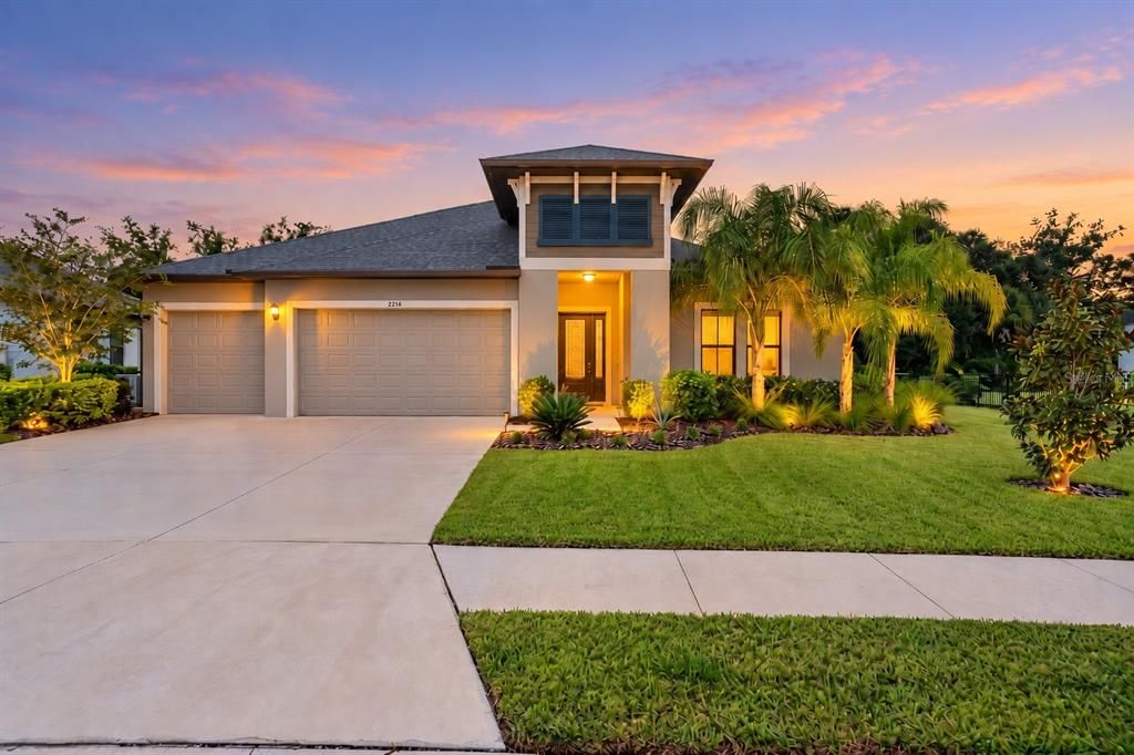 For Sale: $765,000 (4 beds, 3 baths, 2800 Square Feet)