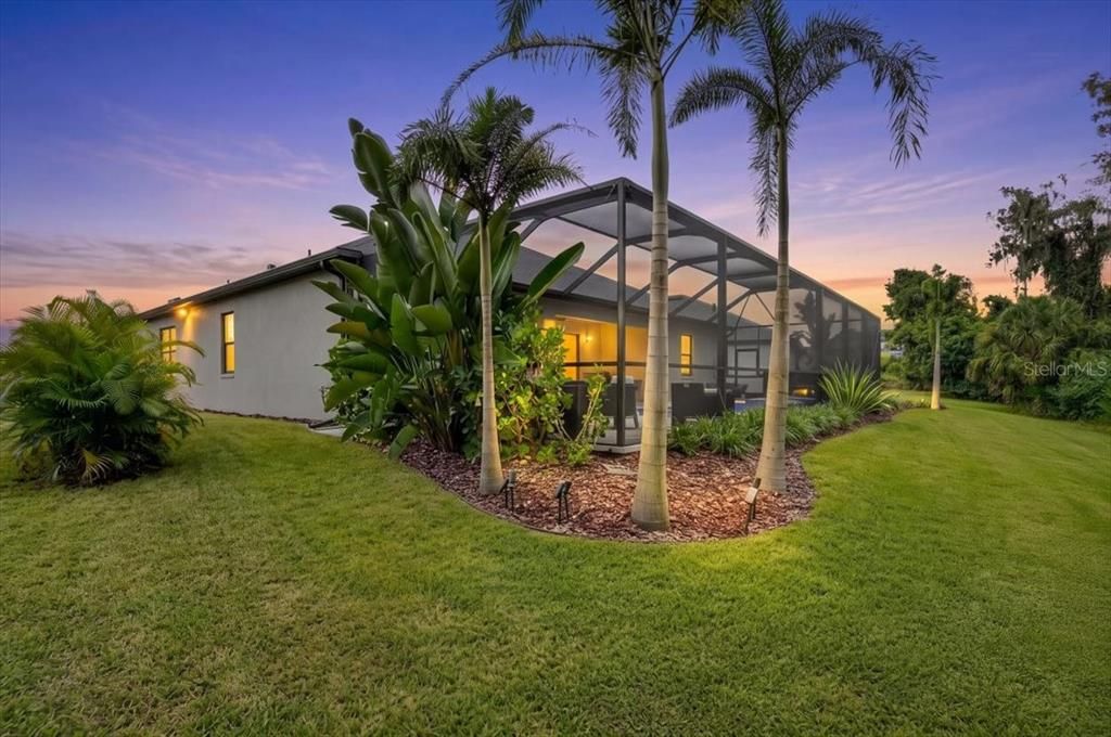 For Sale: $765,000 (4 beds, 3 baths, 2800 Square Feet)