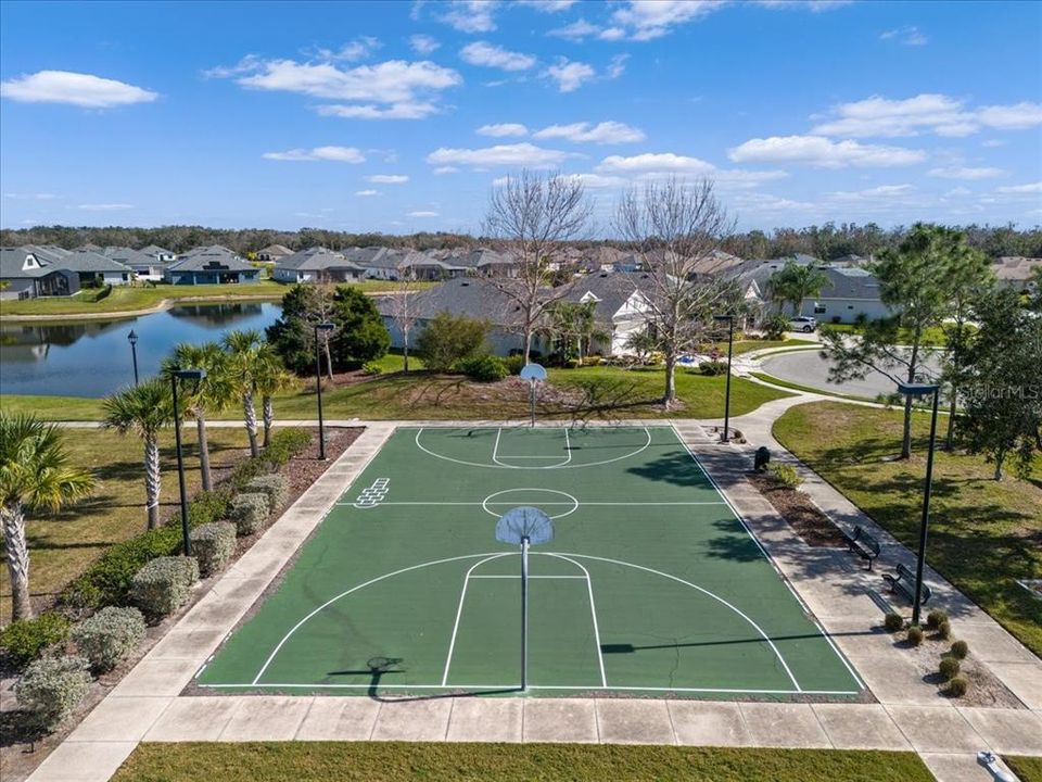 For Sale: $765,000 (4 beds, 3 baths, 2800 Square Feet)