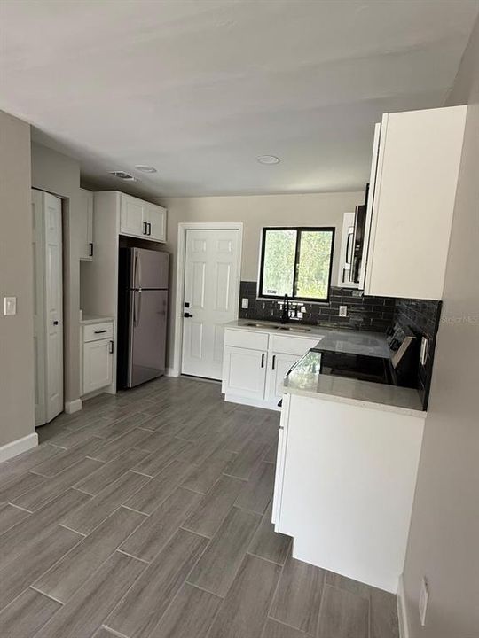 For Sale: $609,900 (6 beds, 0 baths, 2346 Square Feet)