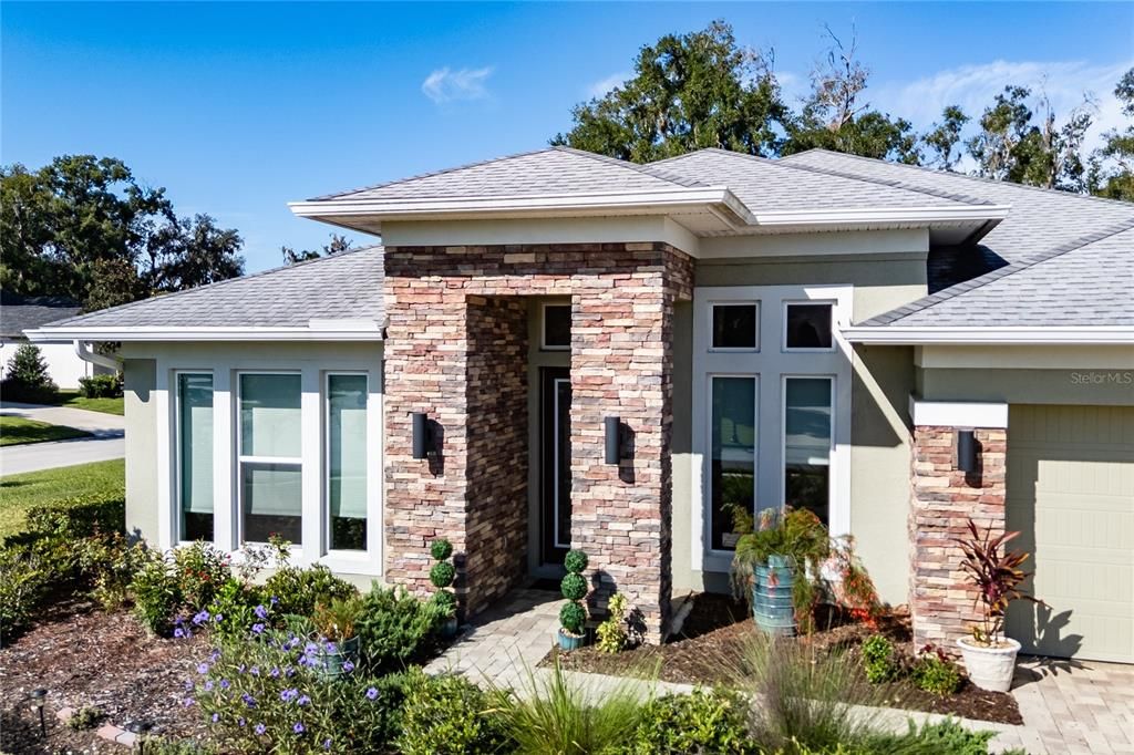For Sale: $825,000 (4 beds, 3 baths, 2555 Square Feet)