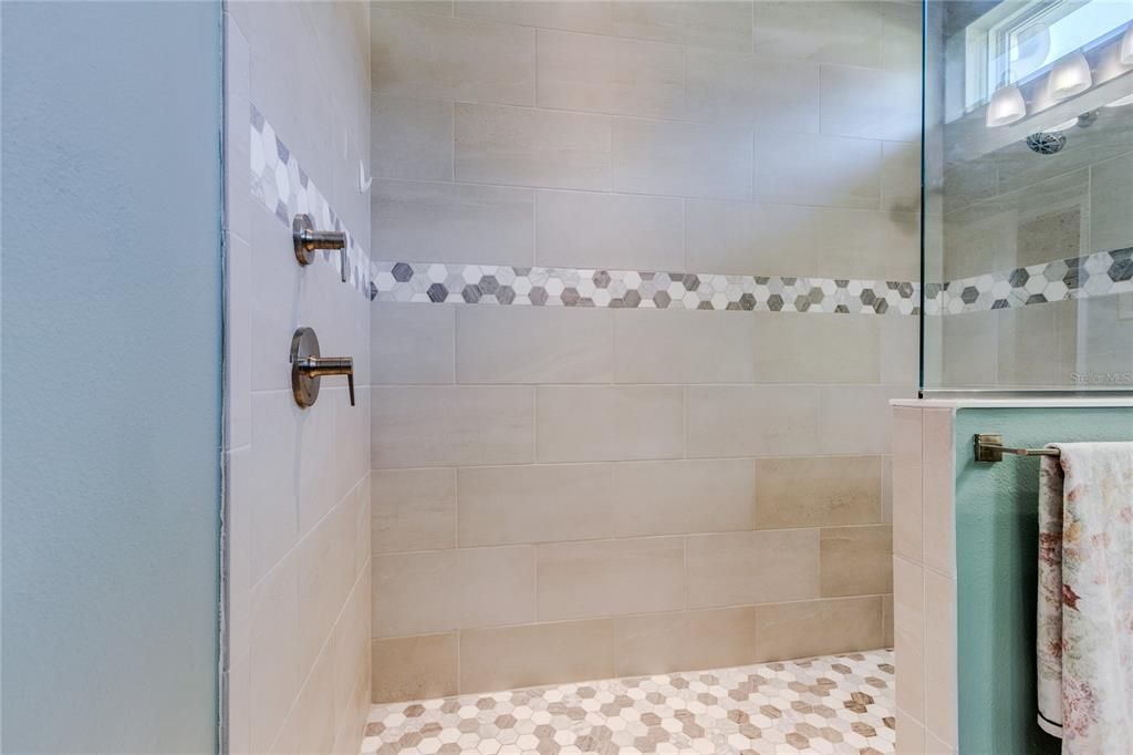 For Sale: $825,000 (4 beds, 3 baths, 2555 Square Feet)