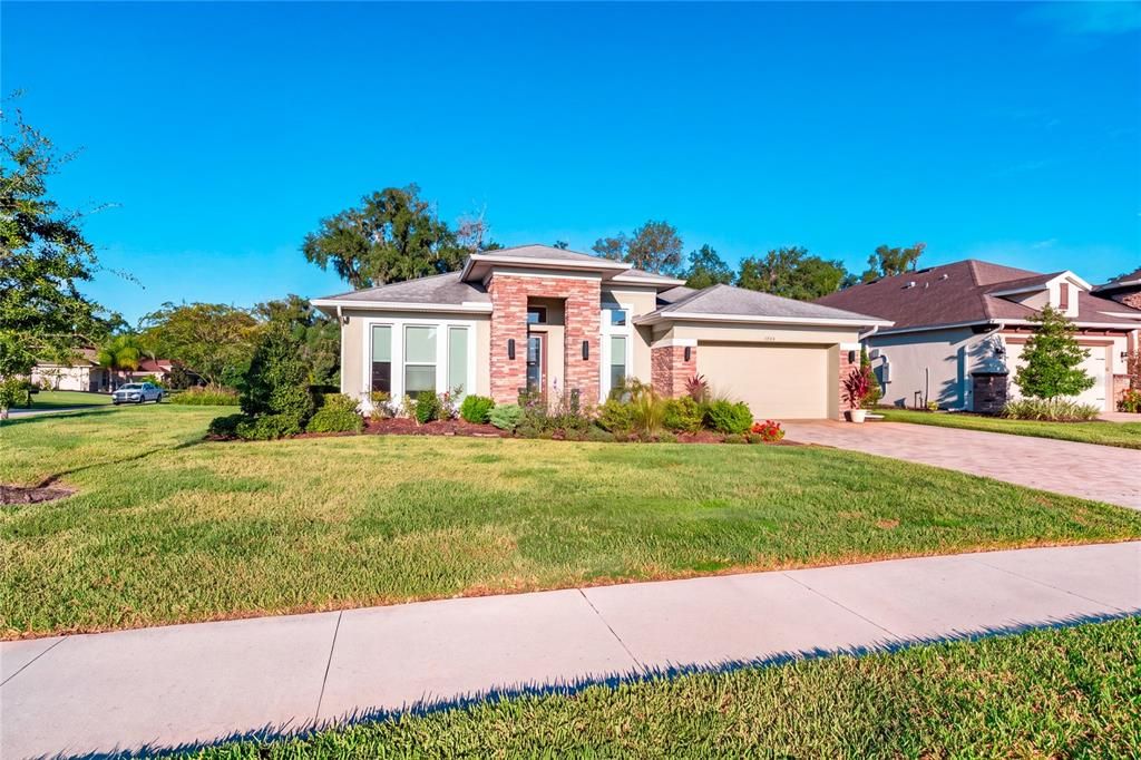For Sale: $825,000 (4 beds, 3 baths, 2555 Square Feet)