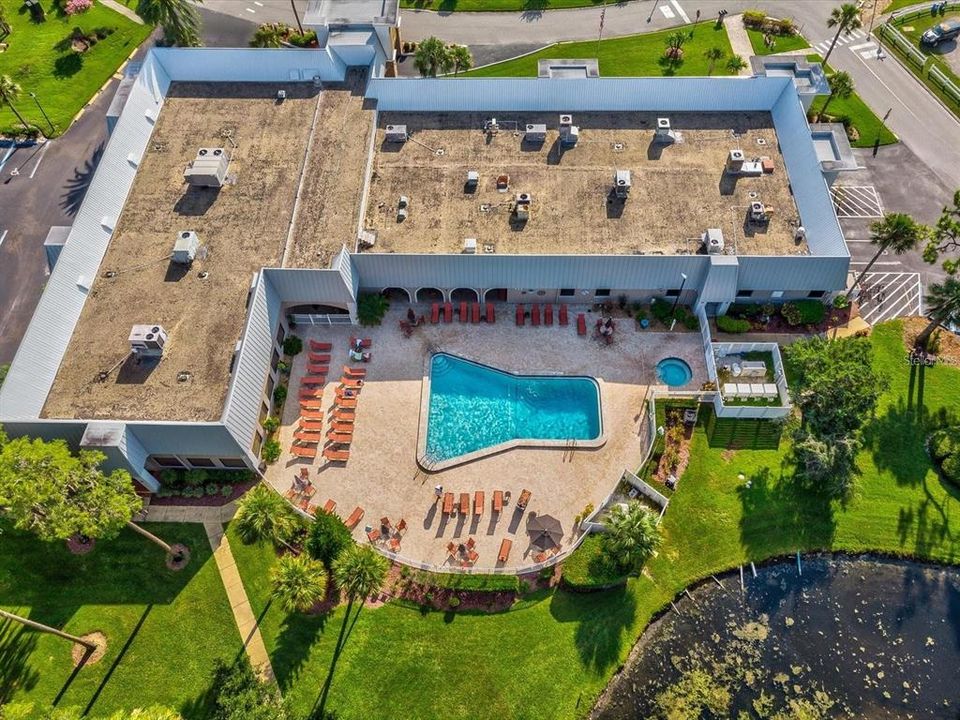 На продажу: $255,999 (2 спален, 2 ванн, 1228 Квадратных фут)