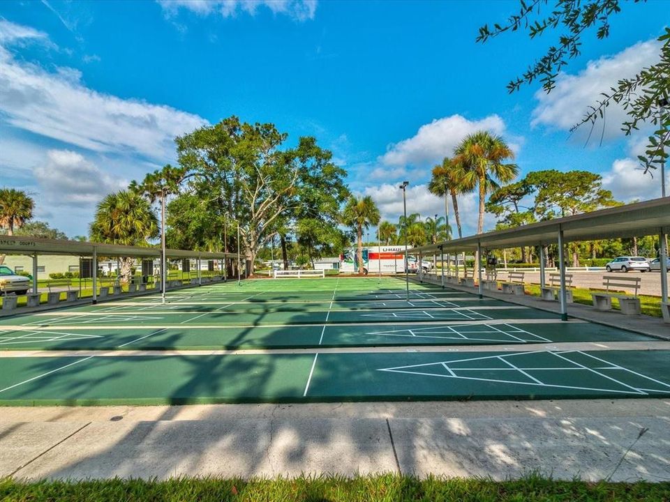 На продажу: $255,999 (2 спален, 2 ванн, 1228 Квадратных фут)
