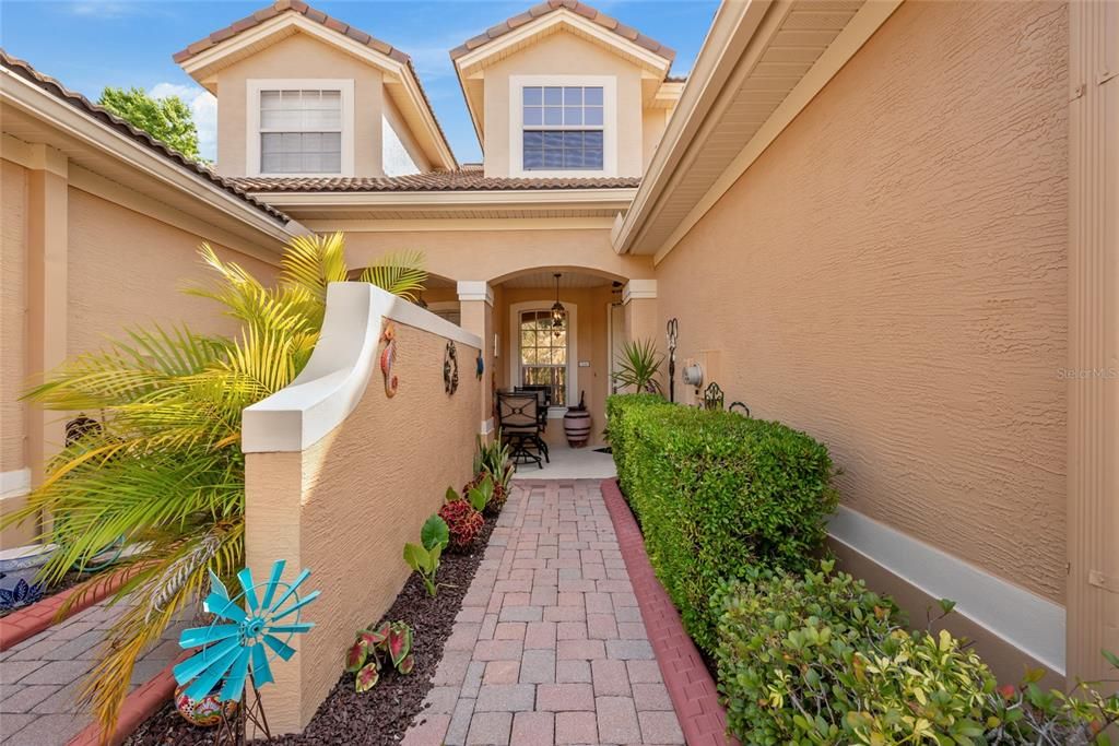 En Venta: $449,000 (3 camas, 2 baños, 2066 Pies cuadrados)