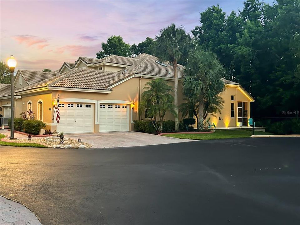 En Venta: $449,000 (3 camas, 2 baños, 2066 Pies cuadrados)