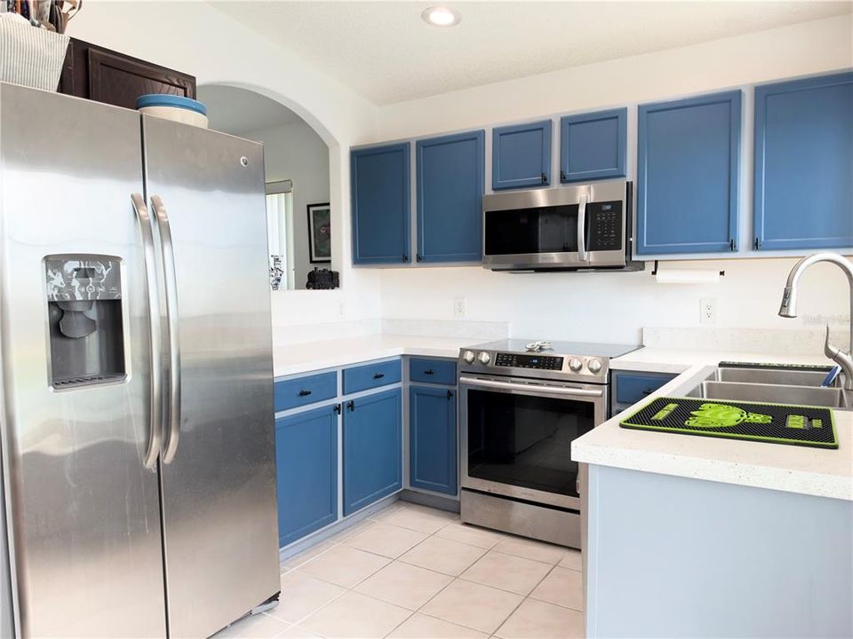 For Sale: $199,900 (3 beds, 2 baths, 1136 Square Feet)