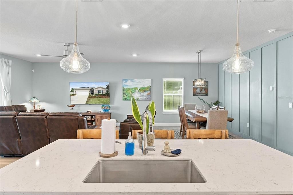 En Renta: $2,995 (4 camas, 3 baños, 2040 Pies cuadrados)