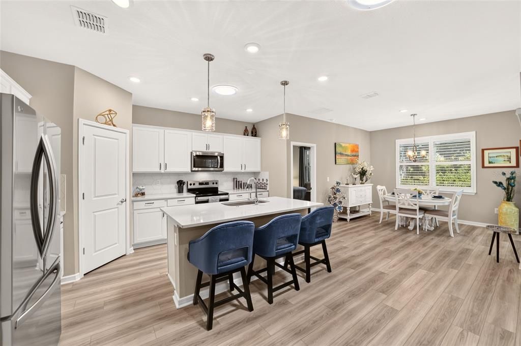 For Sale: $434,900 (3 beds, 2 baths, 1697 Square Feet)