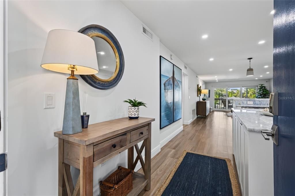 For Sale: $1,090,000 (2 beds, 2 baths, 1217 Square Feet)