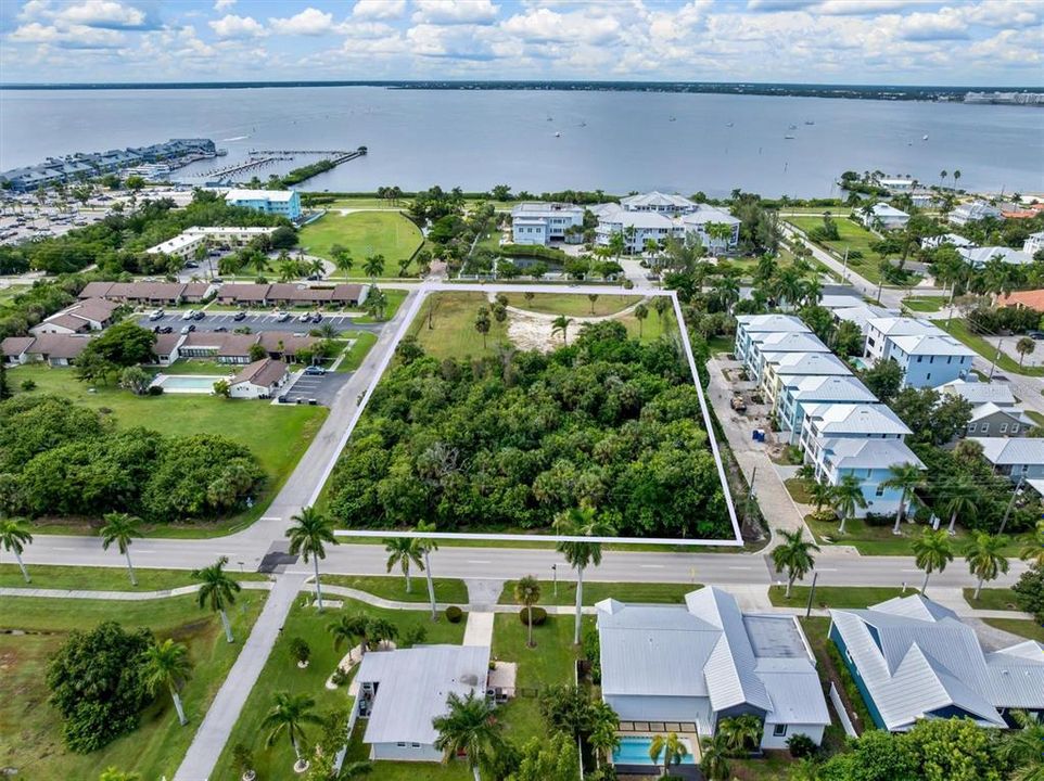 For Sale: $1,290,000 (1.99 acres)