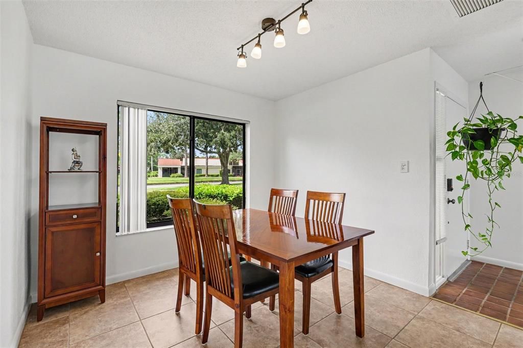 For Sale: $275,000 (3 beds, 2 baths, 1542 Square Feet)